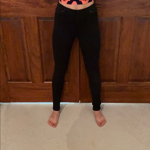 black jeggings with belt loops